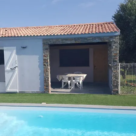 Les Bougainvilliers Apartment *