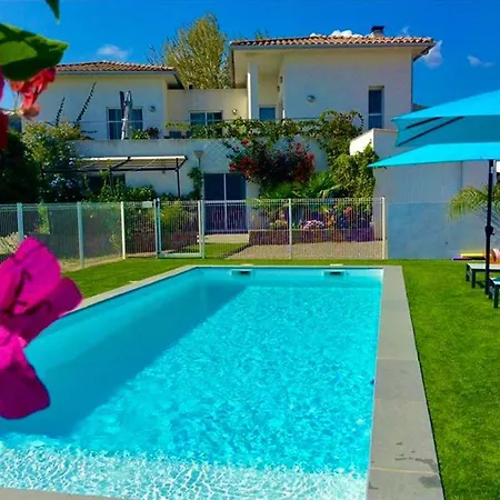 Les Bougainvilliers Apartment *